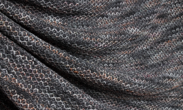 Тканина для пошиття вовняний трикотаж великої в'язки італійський темно-сірого відтінку з кольоровими розводами                                                                                                                                             - Фото